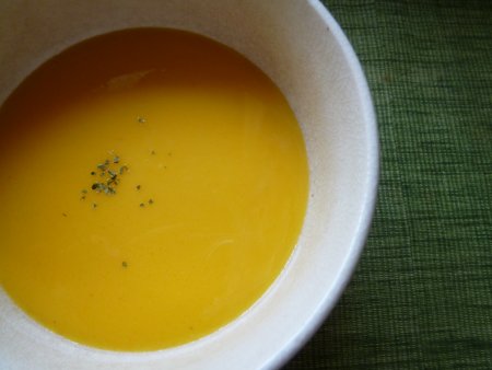 大好きなもの１つ目は、カボチャペーストに牛乳、コンソメスープ、生クリームを入れて作った、カボチャのスープ。